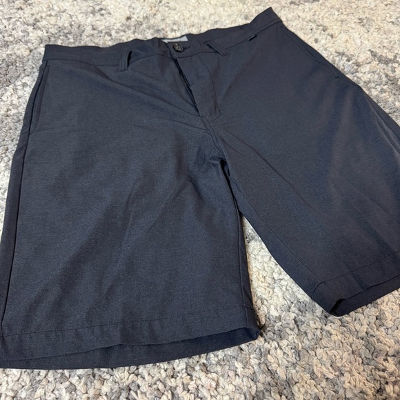 Travis Mathew, Mens Golf Athletic Shorts in Dark Gray with 9 Inseam, US Size: 34 - Picture 5 of 11